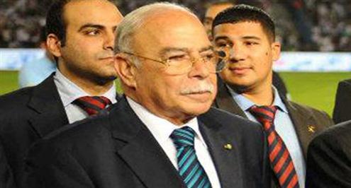 إدارة الزمالك تستجيب لوايت نايتس وتطلق اسم عمرو حسين على بوابة النادي 